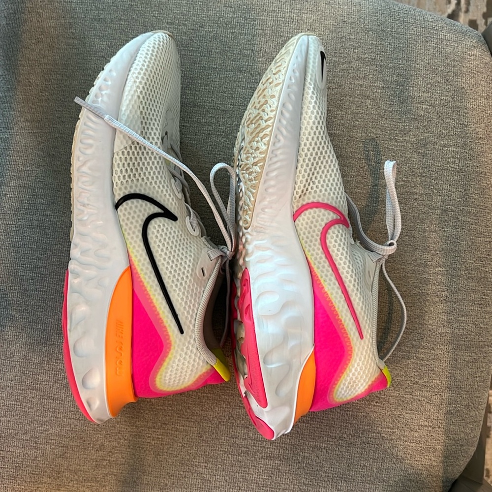 Nike Women's White, Pink, and Orange Athletic Shoes